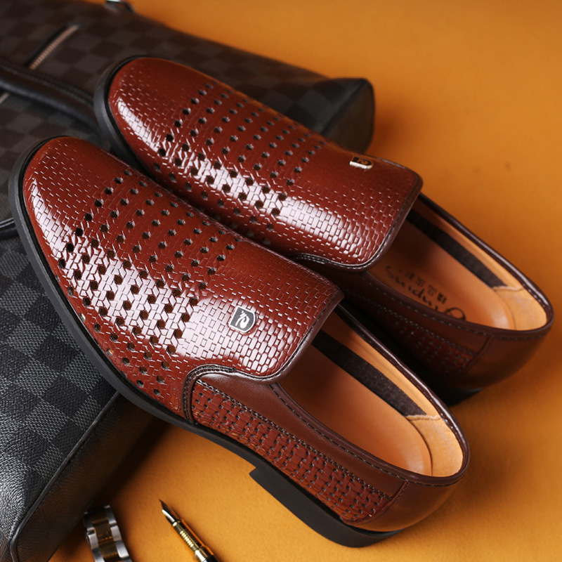 男性と女性のための穴の開いた革の靴,柔らかい平底の夏の靴 - Formal Men Office Wear Sandals のレビューと価格