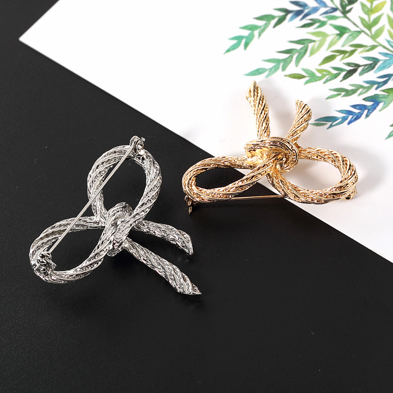 クラシックなメタルジュエリーピンブローチ、スーツ、ブレザー、 - Men'S Formal Wear Jewelry のレビューと価格